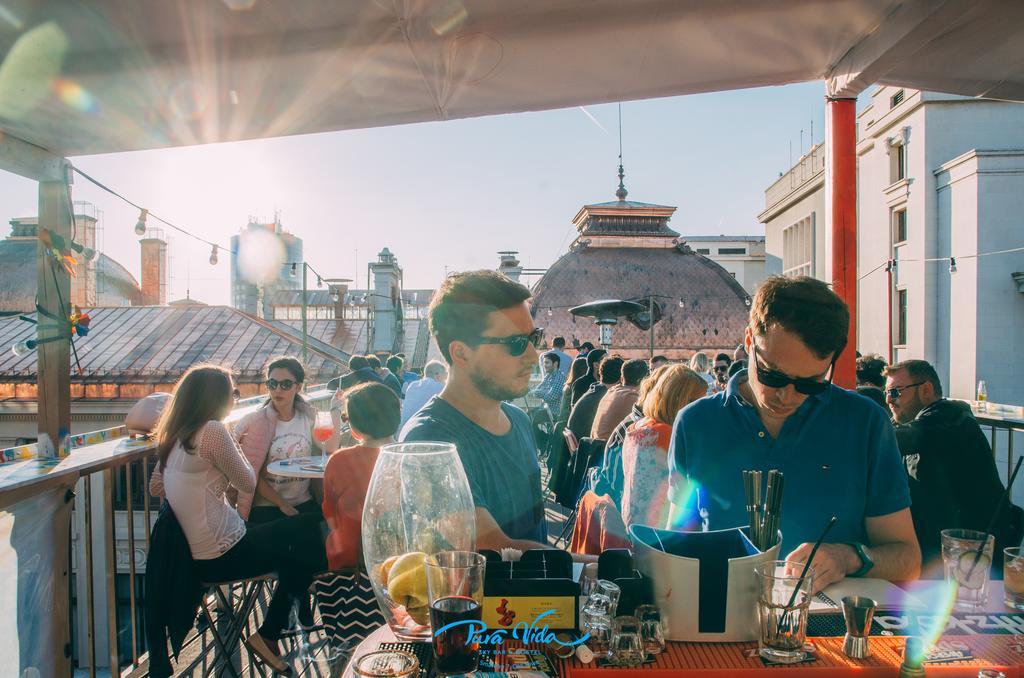 Pura Vida Sky Bar & Hostel Bukarest Eksteriør billede